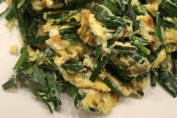 Scrambled Eggs with Chinese Chives